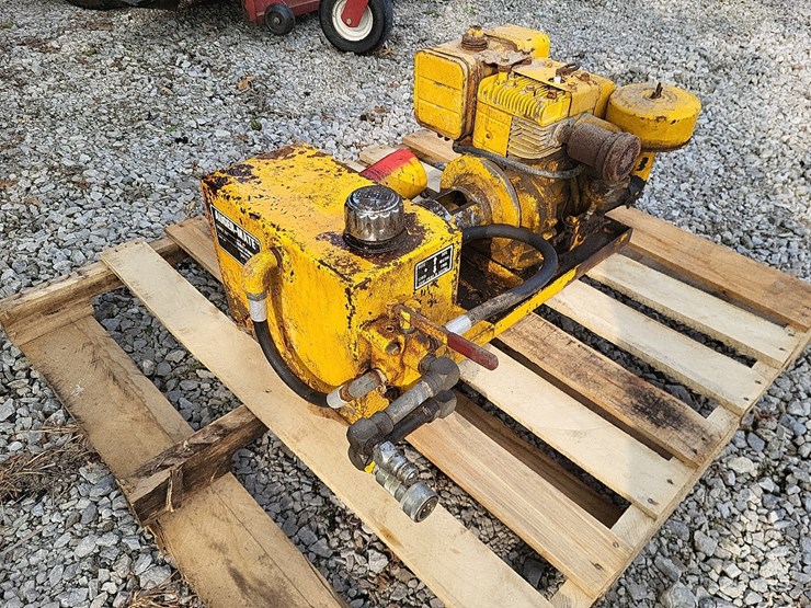 augermate-hydraulic-pump-with-gas-engine-image-4