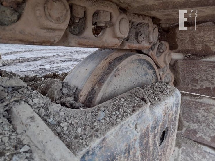 komatsu-pc220-lc-8-image-23