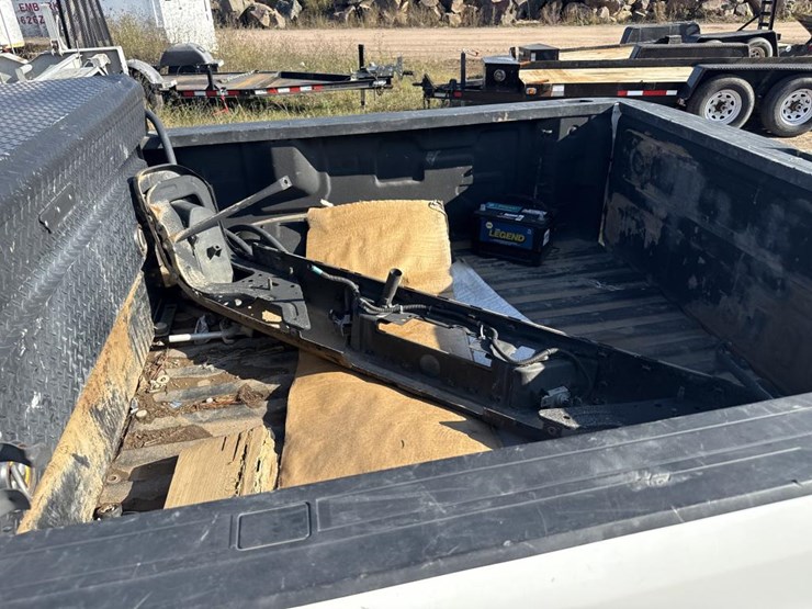 2019-chevrolet-2500-image-16