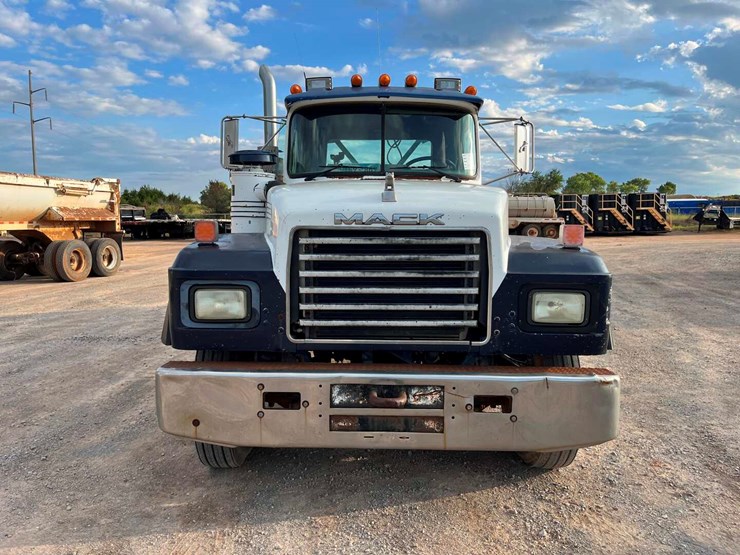 1992-mack-rd688s-image-2