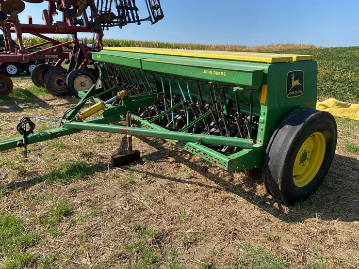 john-deere-8300-image-4