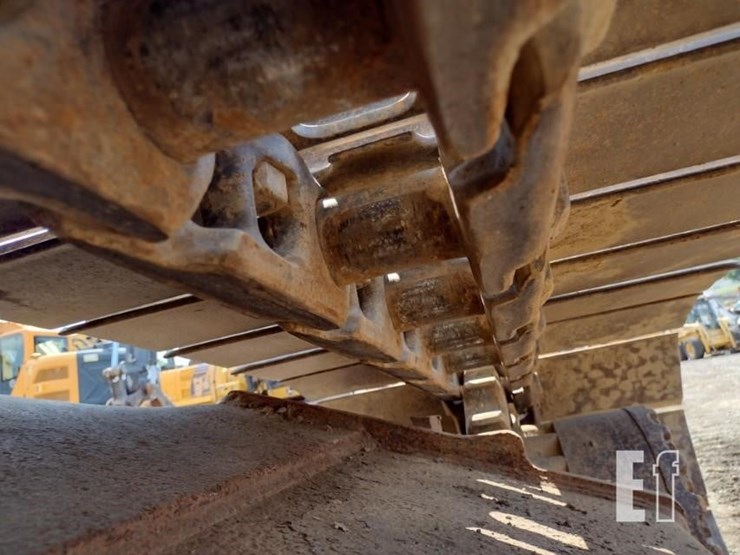 2011-komatsu-pc228us-lc-8-image-30