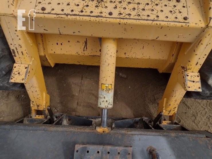 1990-deere-675b-image-14