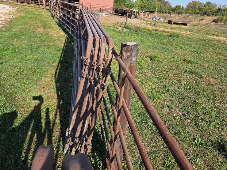 (4)-16'-corral-gates-image-5