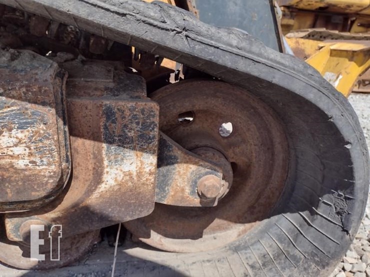 john-deere-329d-image-20
