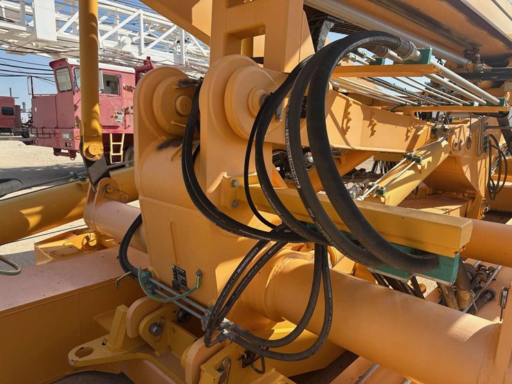 bauer-atd-750-vertical-hydraulic-pipe-handler-image-9