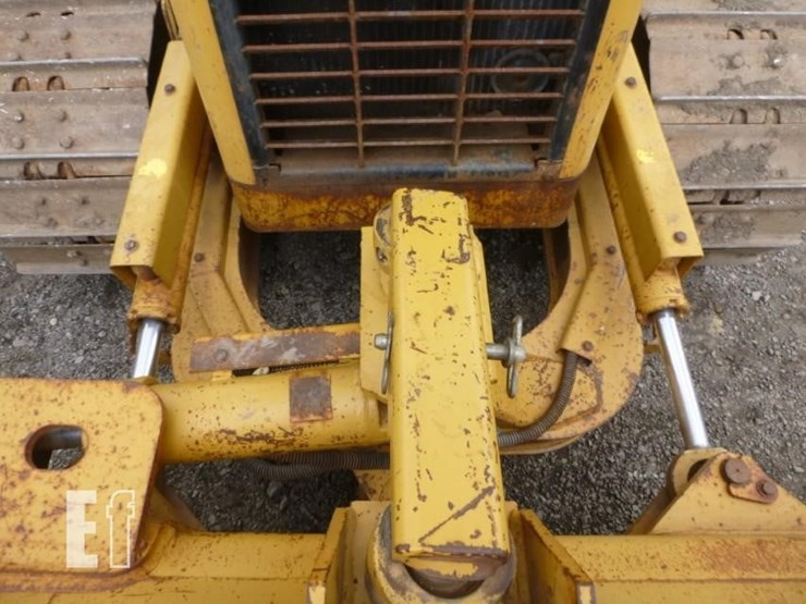 2005-caterpillar-d4g-xl-image-18