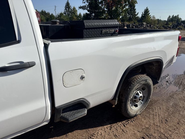 2019-chevrolet-2500-image-13