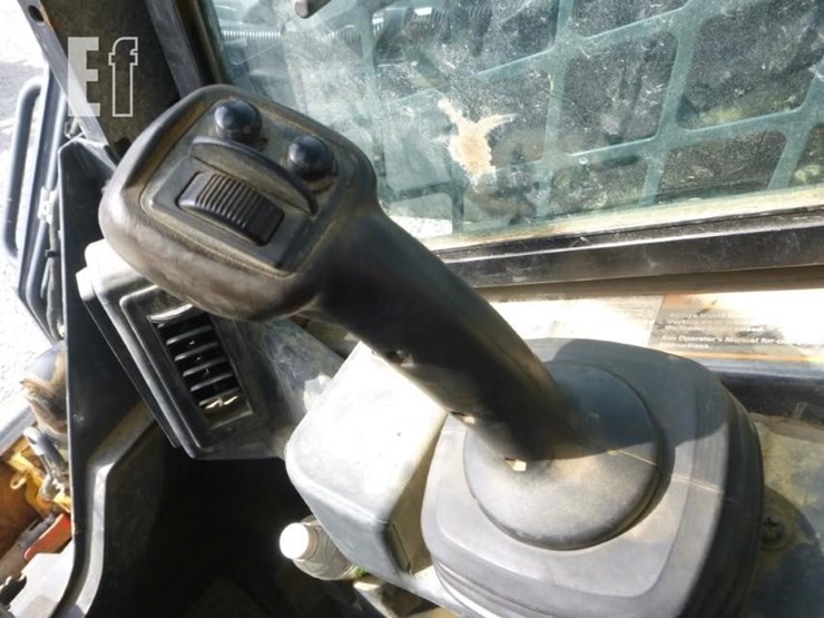 2023-deere-325g-image-9