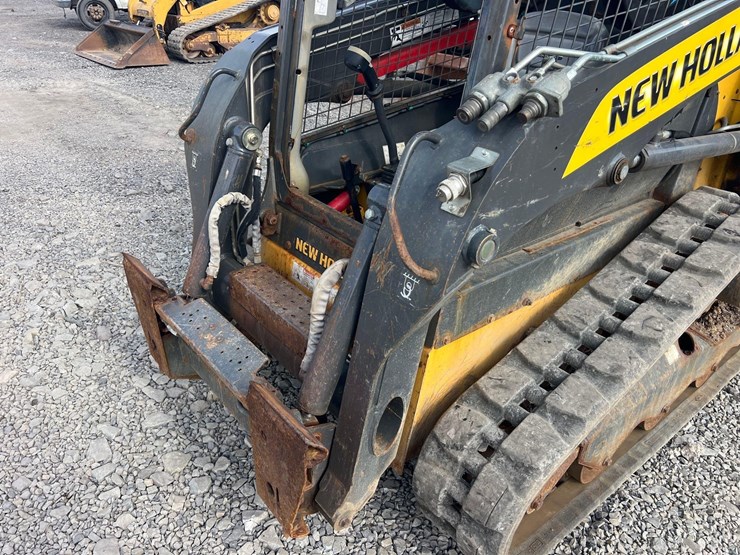 2015-new-holland-c227-image-10