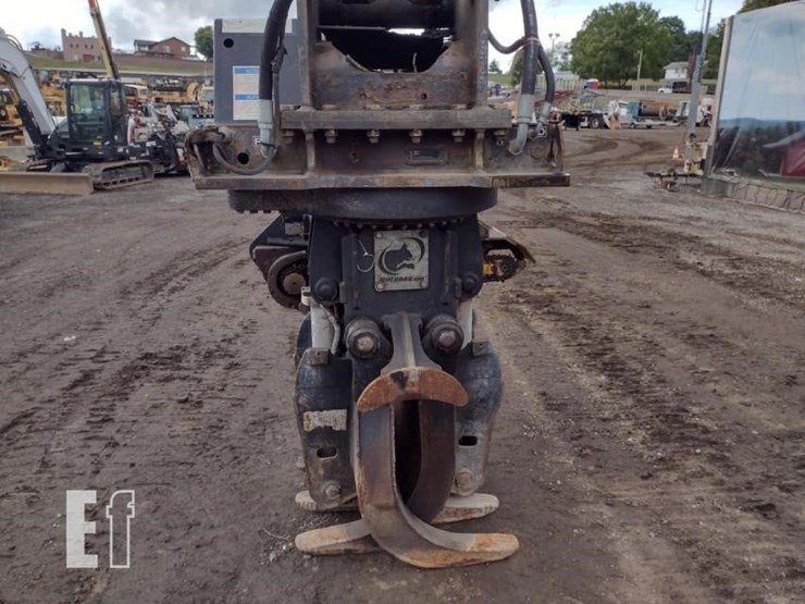 komatsu-pc220-lc-8-image-15