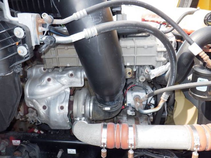 2019-freightliner-cascadia-126-image-17