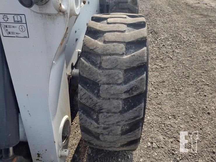 2022-bobcat-s740-image-22