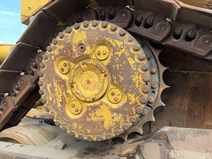 caterpillar-d11n-image-11