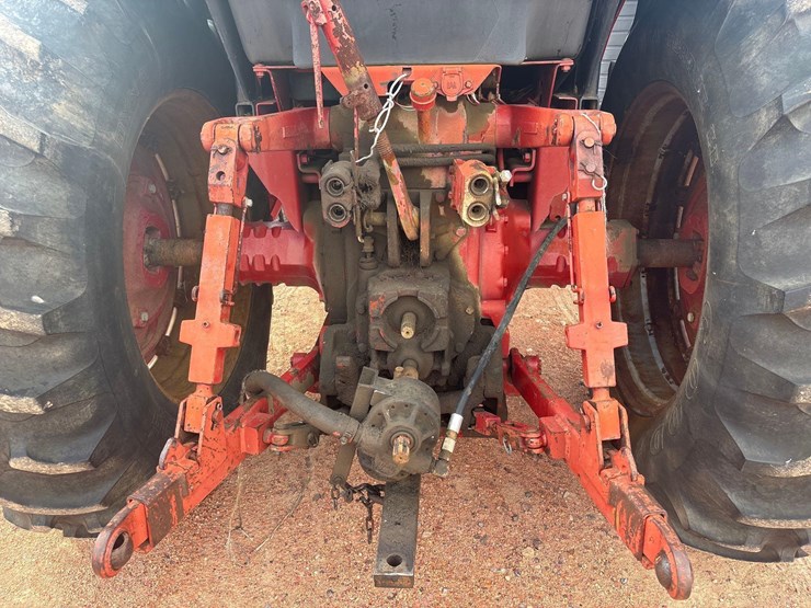 1979-international-1086-tractor-image-11