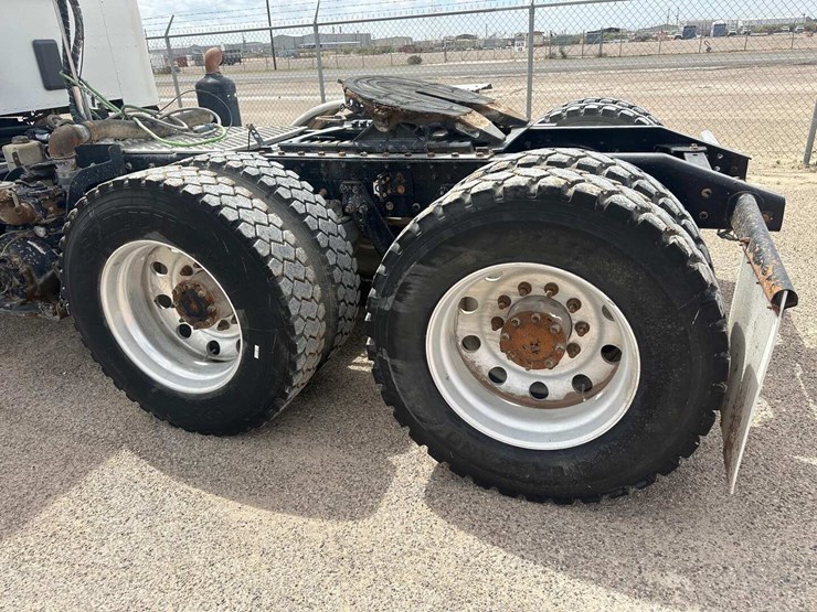 2018-kenworth-t880-image-5