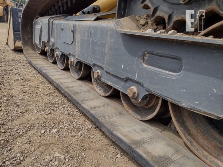 2023-deere-331g-image-23