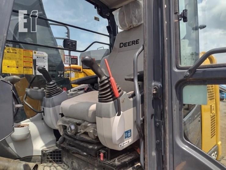 2019-deere-135g-image-13