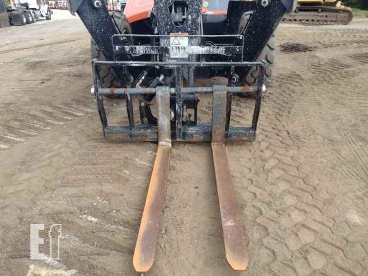 2023-jlg-1055-image-16