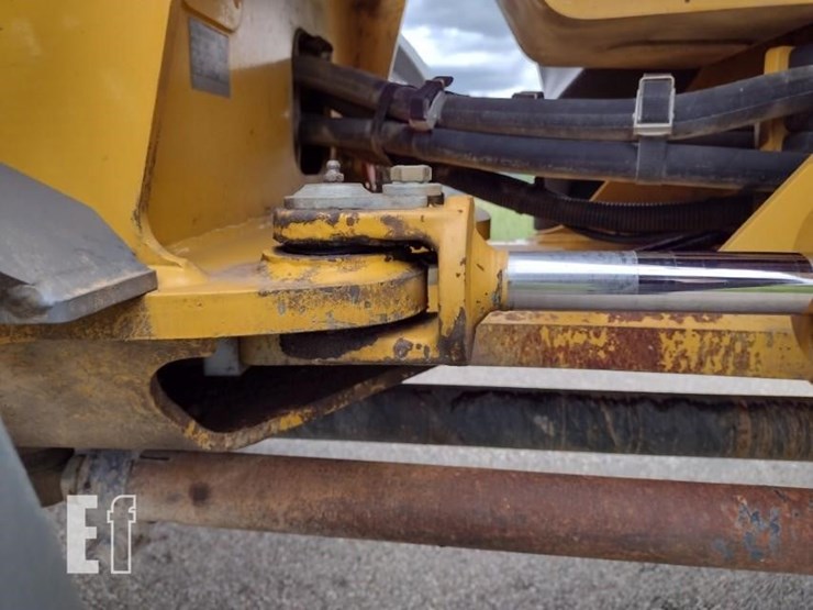2017-deere-244kii-image-23