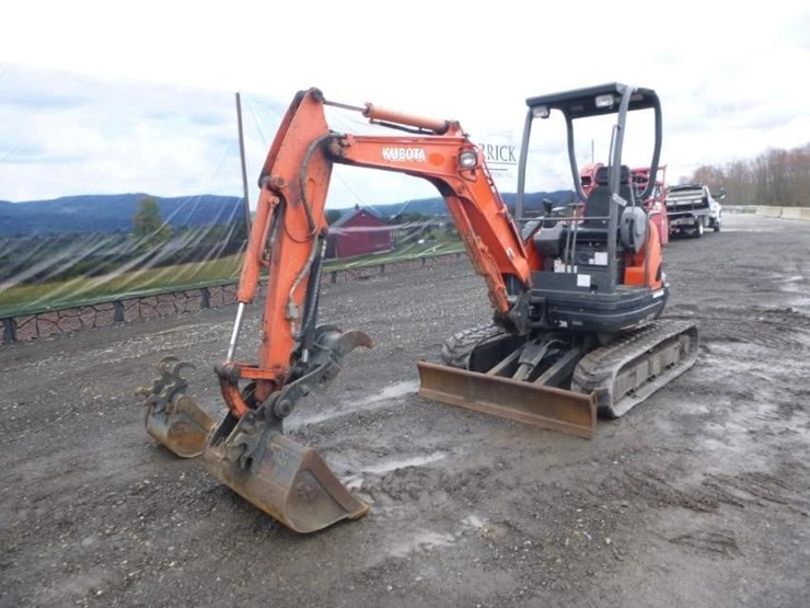 2016-kubota-u25-image-50
