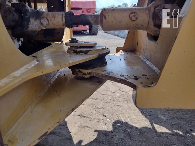 caterpillar-930g-image-29