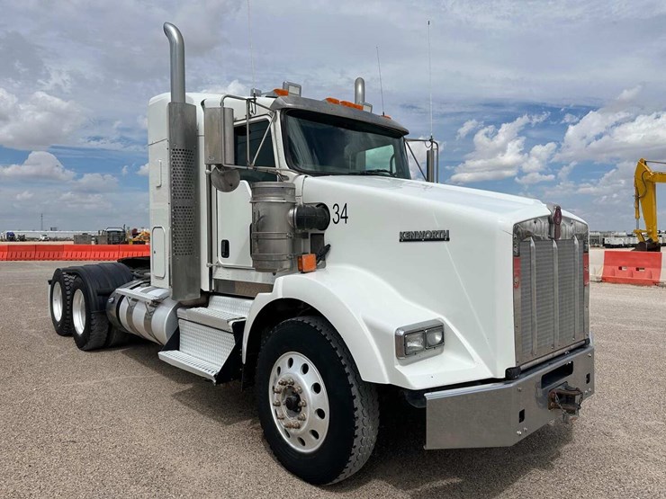 2019-kenworth-t800-image-2