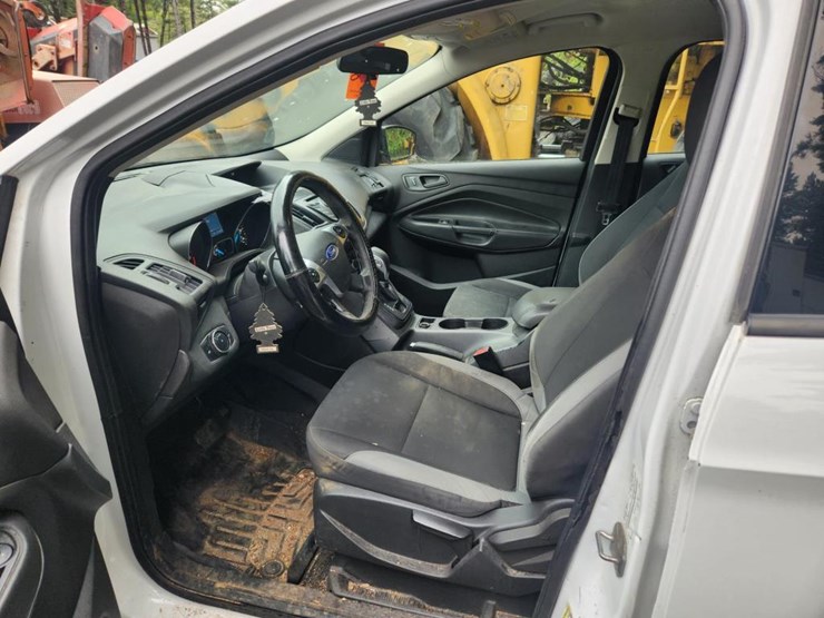 2014-ford-escape-image-28