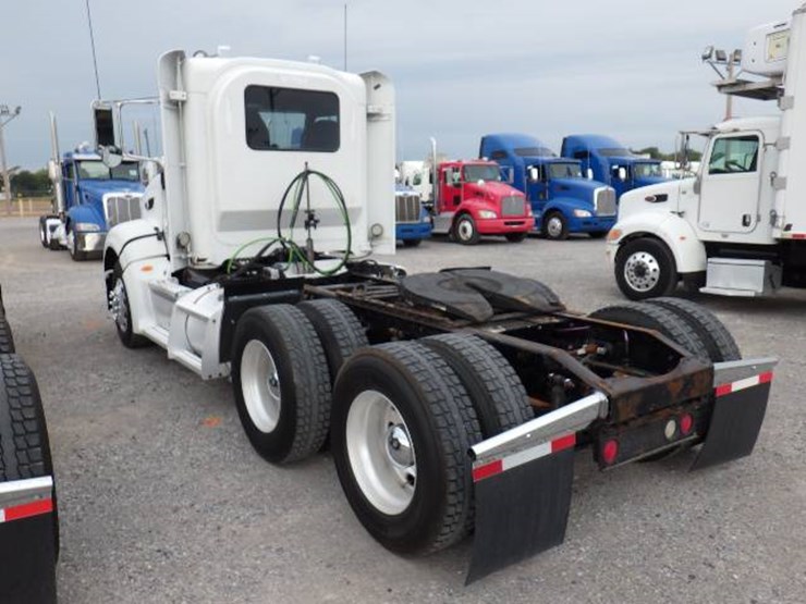 2007-peterbilt-386-image-11
