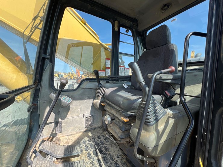 komatsu-pc400-lc-6-image-21