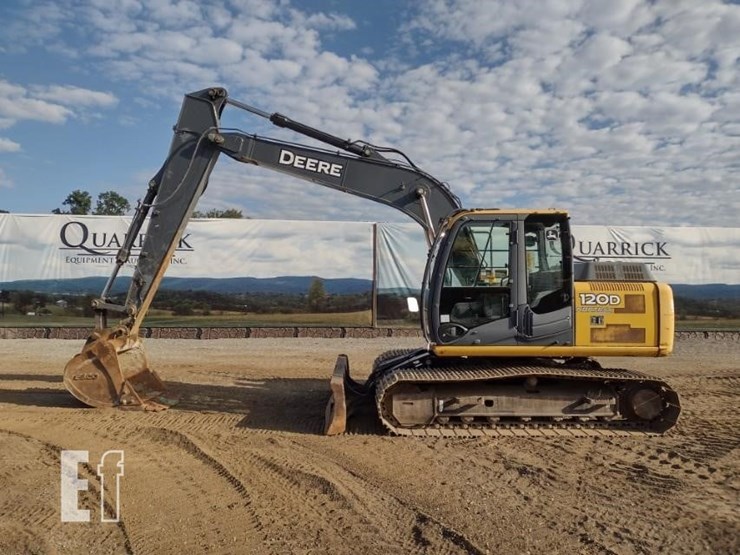 2010-deere-120d-image-1