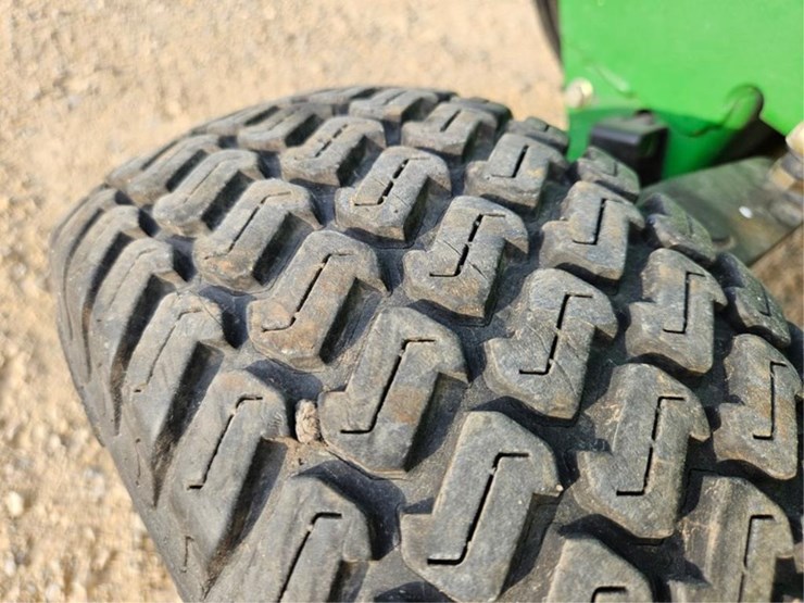 john-deere-325-image-27