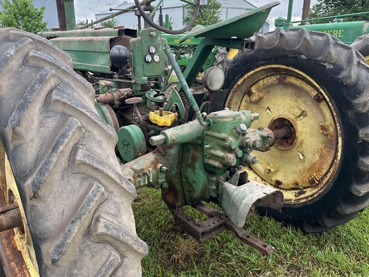 john-deere-b-image-4