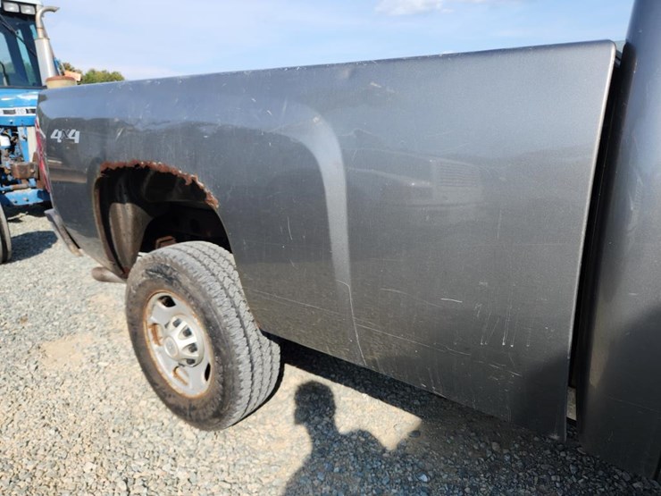 2014-chevrolet-2500-image-14