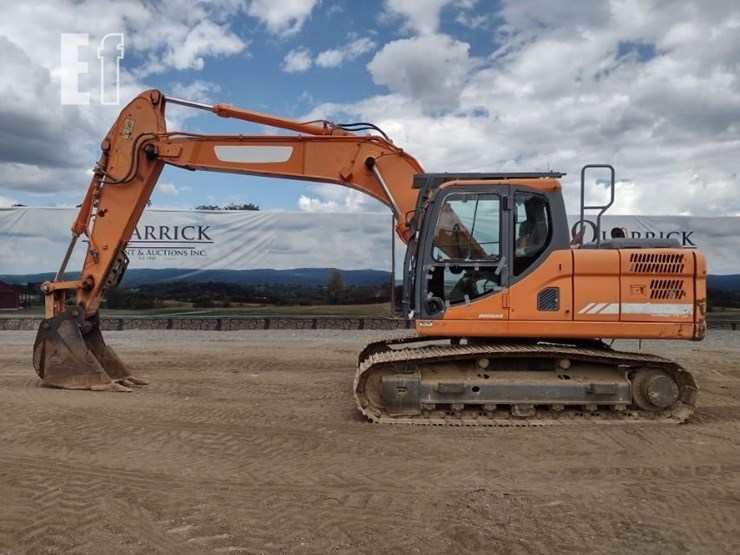 2015-doosan-dx180-lc-3-image-1