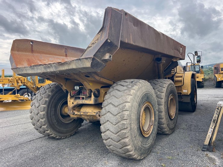 caterpillar-740-image-4