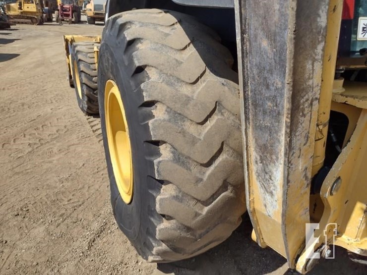 2010-deere-710j-image-27