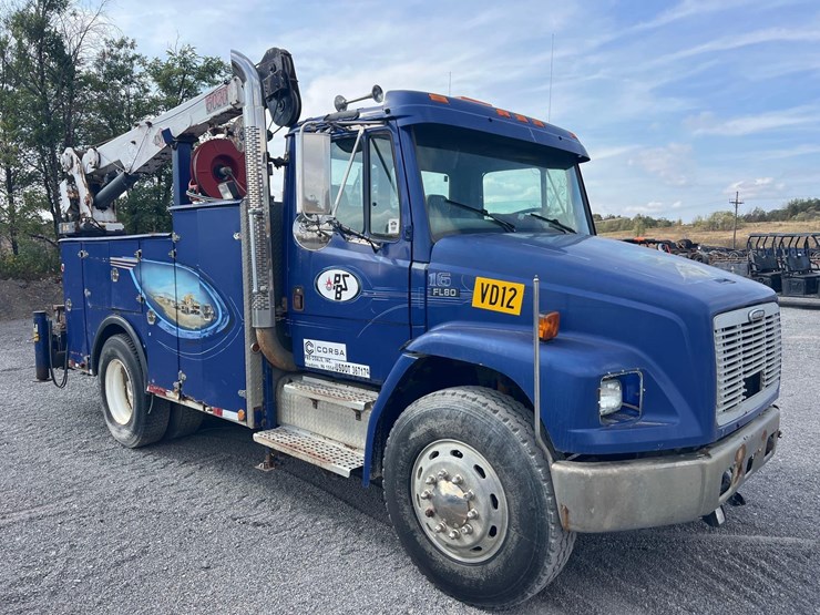 2002-freightliner-fl80-image-3