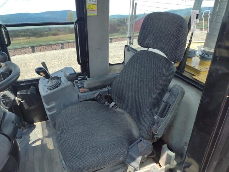 caterpillar-930g-image-13