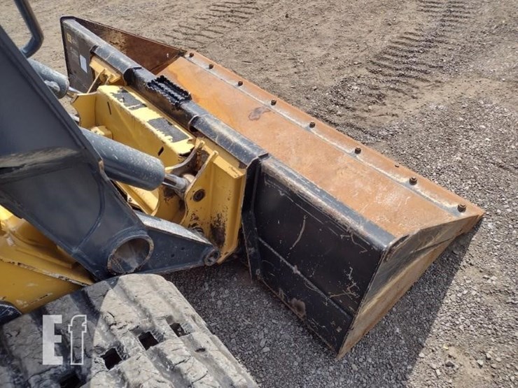 2022-deere-333g-image-17