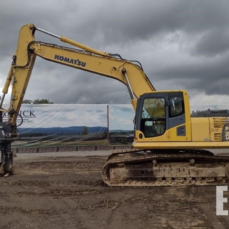 KOMATSU PC220 LC-8