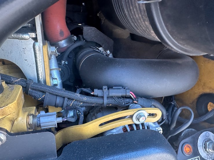 2018-caterpillar-299d2-xhp-image-42