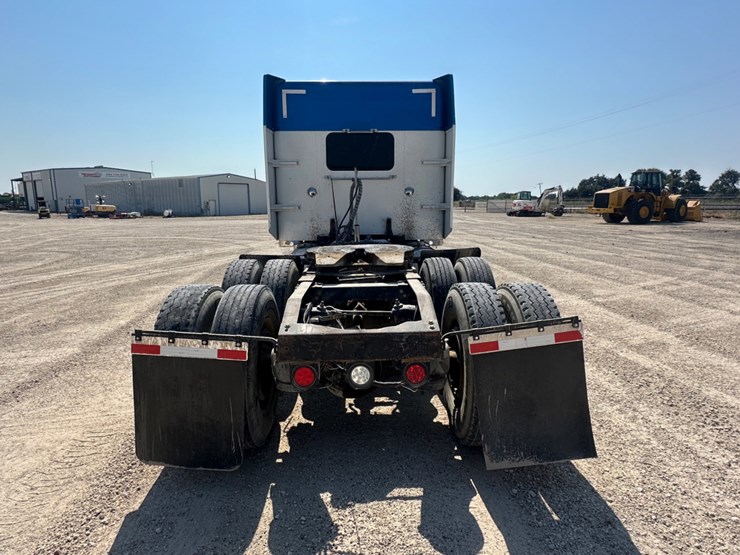 1995-peterbilt-379-image-6