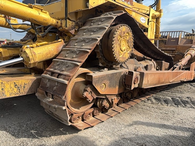 caterpillar-d11n-image-25