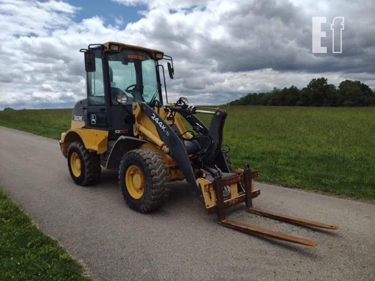 2017-deere-244kii-image-30