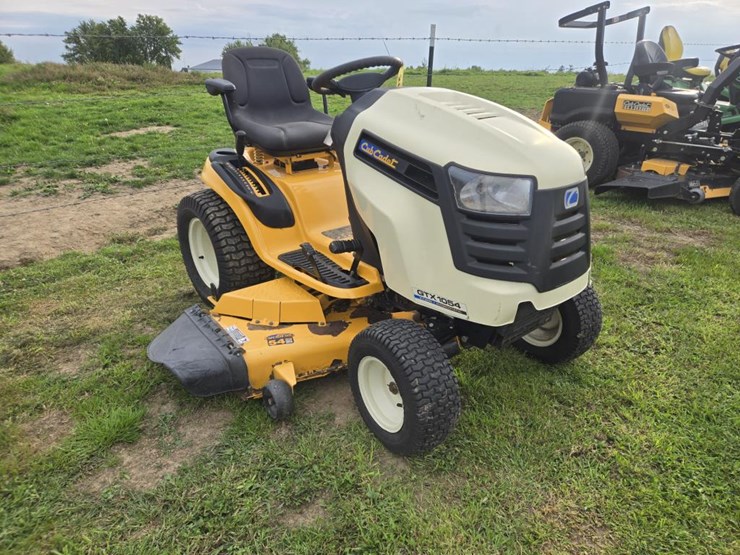 cub-cadet-gtx1054-image-1