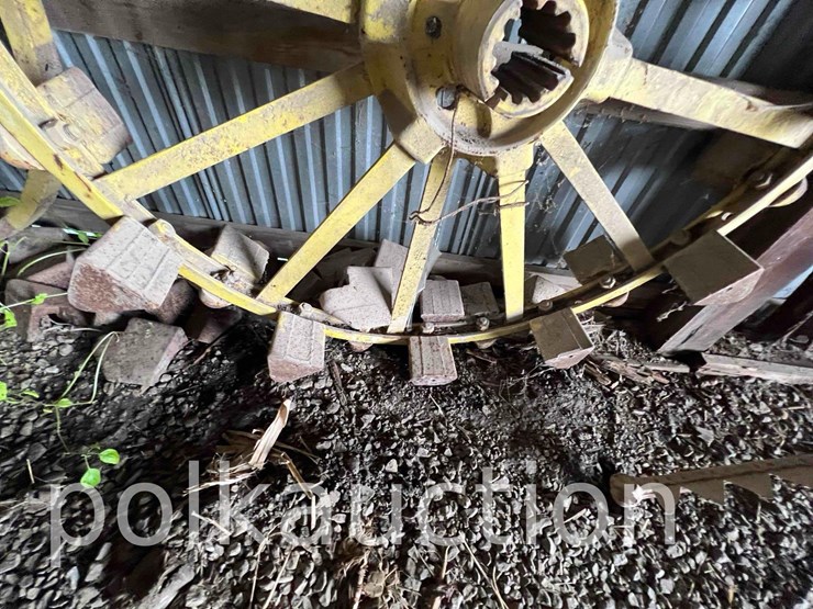 52"-john-deere-rear-skeleton-steel-wheels-w/-some-lugs-image-5