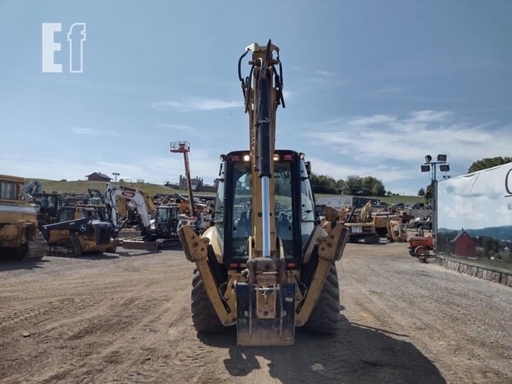2015-caterpillar-420f-image-4