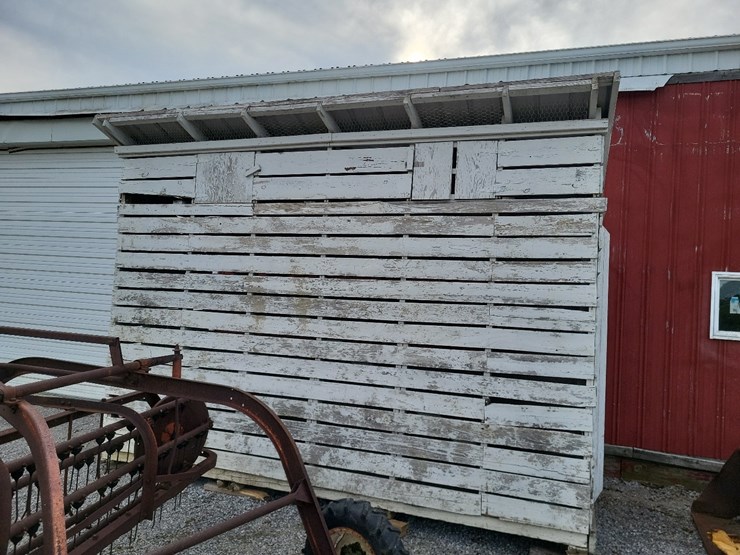 wood-corn-crib-w/steel-roof-image-1