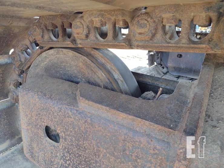 2011-komatsu-pc228us-lc-8-image-24